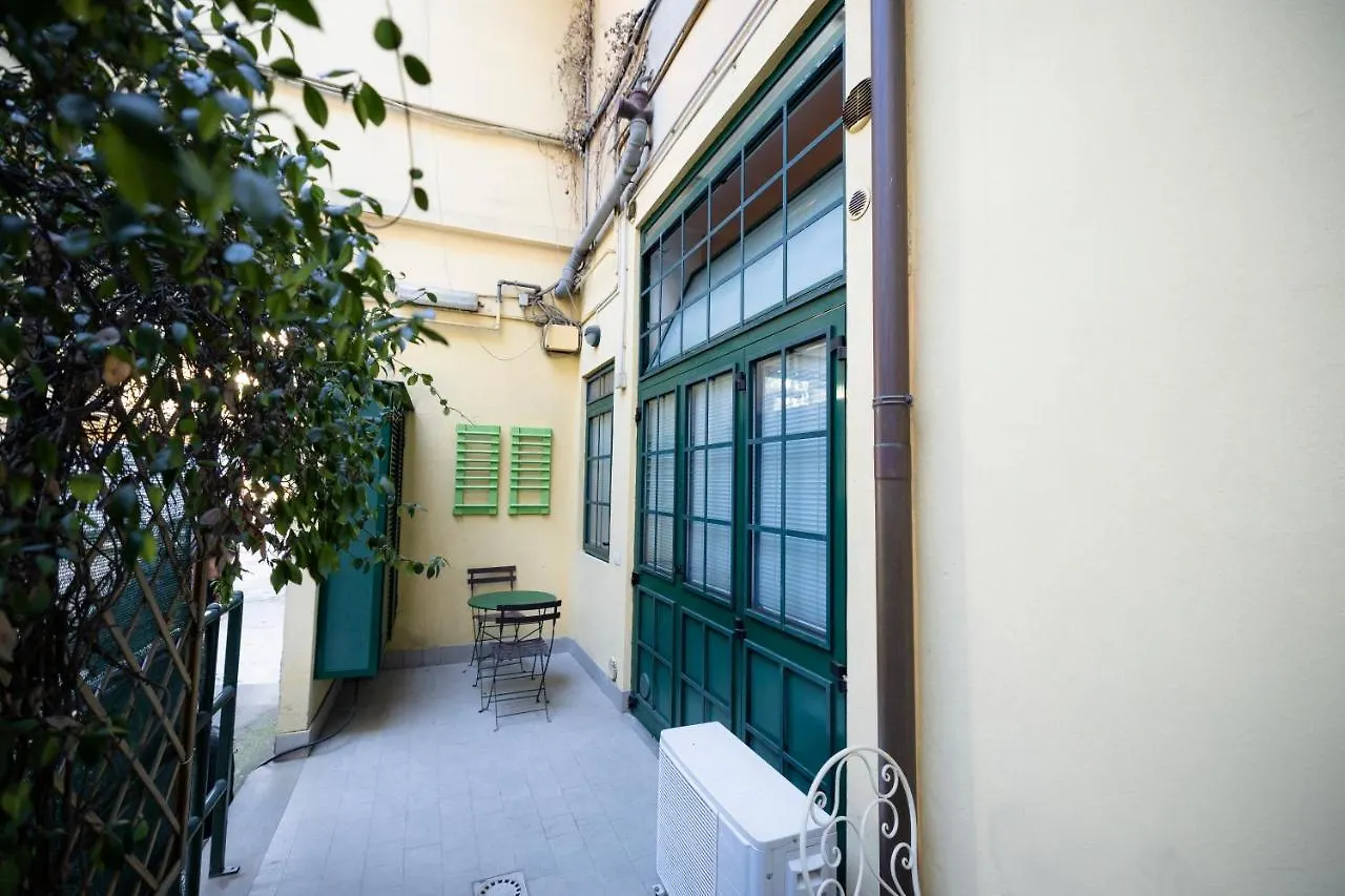 Ampio Loft Di Design In Piazza Firenze Apartment Milan